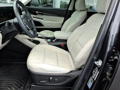 Used 2025 Kia Telluride EX w/ EX Captain's Chair Package AWD/4WD image 14