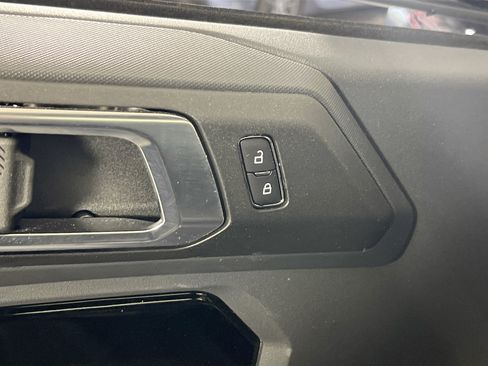 Used 2025 Ford Bronco 2-Door AWD/4WD image 17