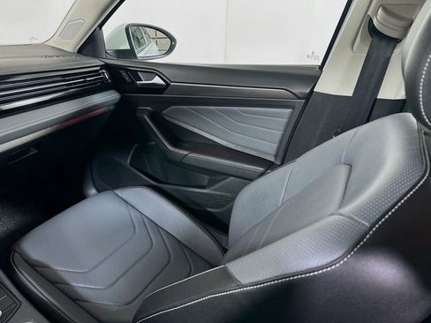 Used 2025 Volkswagen Jetta SEL FWD image 25