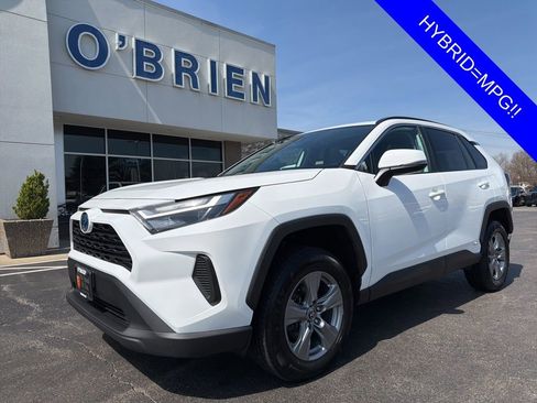 Used 2022 Toyota RAV4 XLE w/ Convenience Package image 1