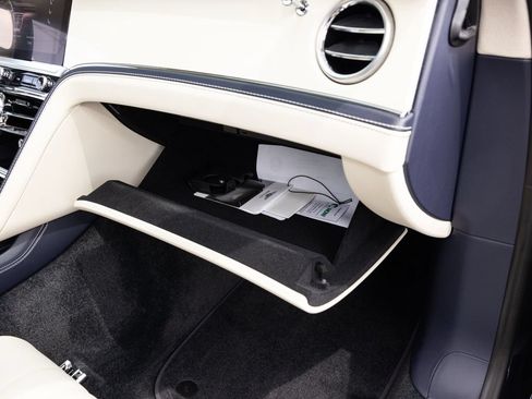 Used 2024 Bentley Flying Spur V8 AWD/4WD image 78