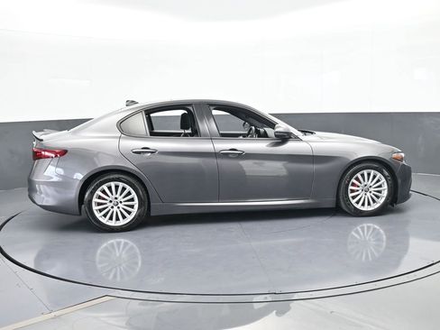 Used 2023 Alfa Romeo Giulia Sprint image 7