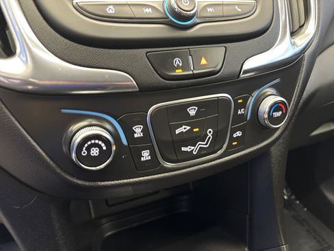 Used 2022 Chevrolet Equinox LT FWD image 20