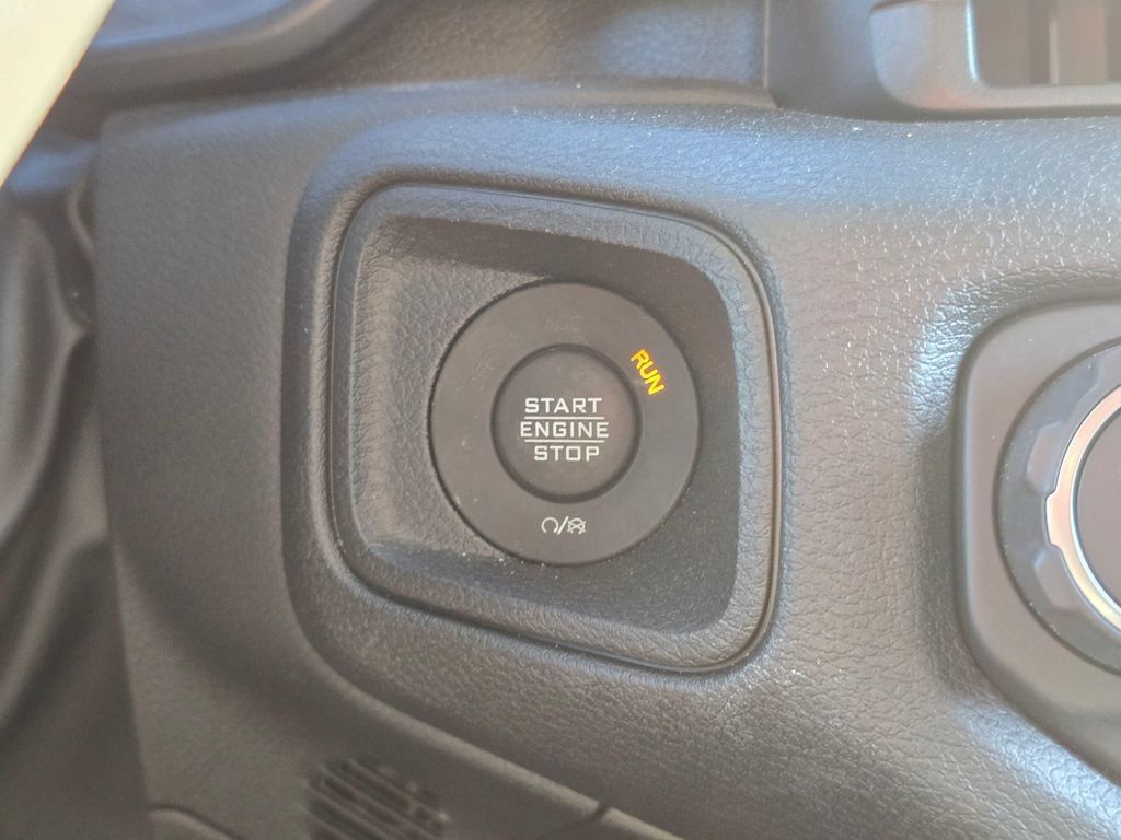 Used 2024 Jeep Wrangler Unlimited AWD/4WD image 28