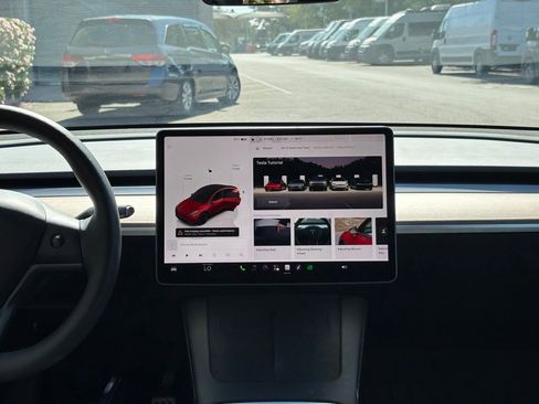 Used 2023 Tesla Model Y Performance AWD/4WD image 11