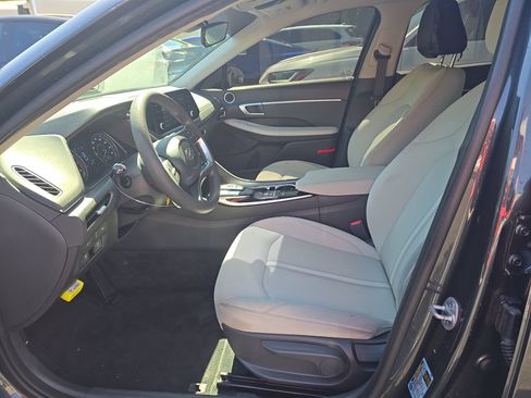 Used 2023 Hyundai Sonata SE FWD image 7