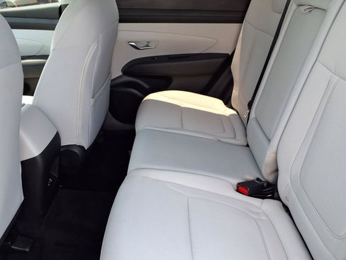Certified 2025 Hyundai Tucson SE FWD image 11