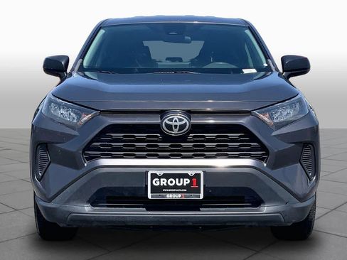 Used 2022 Toyota RAV4 LE AWD/4WD image 4