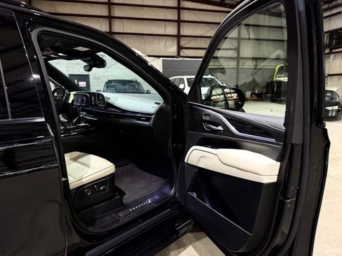 Used 2021 Cadillac Escalade Sport w/ Driver Assist Tech Package image 25