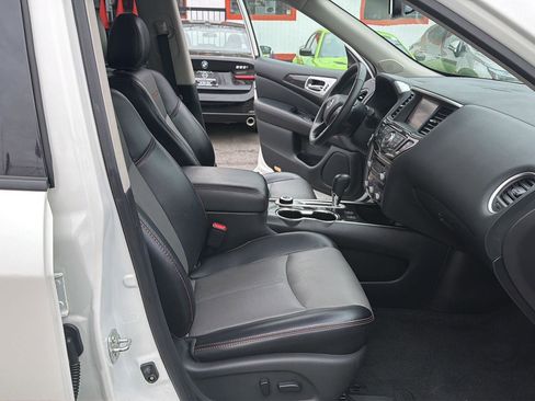 Used 2020 Nissan Pathfinder SL image 33