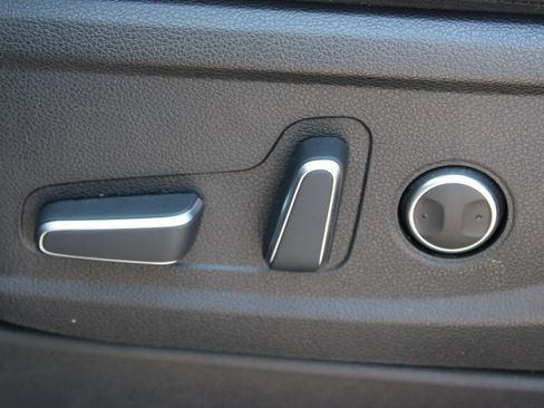 Used 2025 Hyundai Palisade SEL FWD image 16
