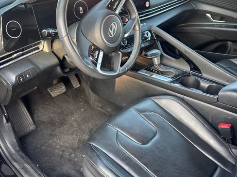 Used 2024 Hyundai Elantra Limited FWD image 2