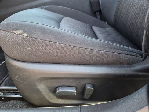Used 2025 Nissan Altima 2.5 SV FWD image 14