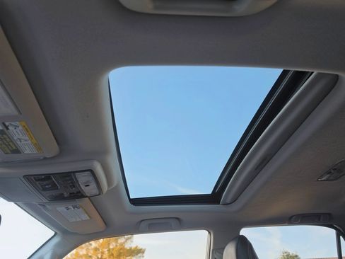 Used 2019 Toyota 4Runner Limited AWD/4WD image 13