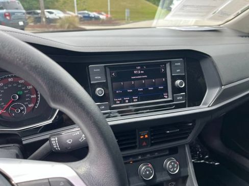 Used 2019 Volkswagen Jetta FWD image 21