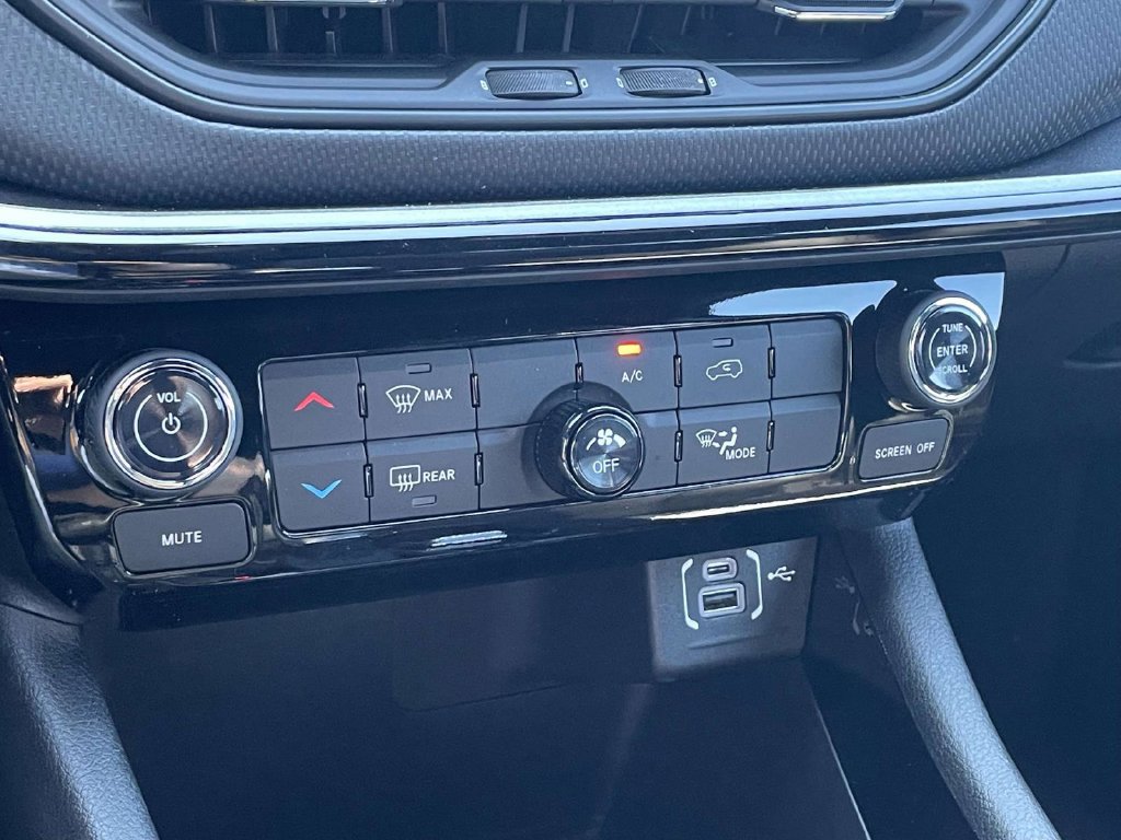 New 2027 Jeep Compass Latitude AWD/4WD image 37