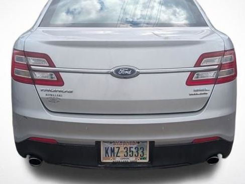 Used 2016 Ford Taurus SEL image 4