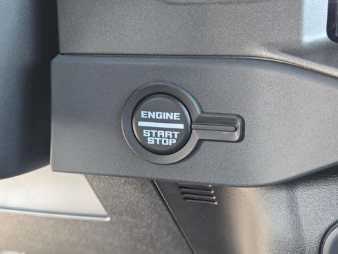 New 2025 Ford Bronco Badlands image 11