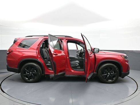 Certified 2025 Honda Pilot Black Edition image 44