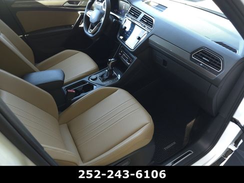 Used 2024 Volkswagen Tiguan SE R-Line AWD/4WD image 46