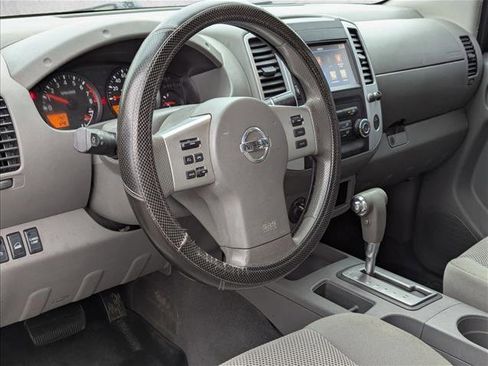 Used 2019 Nissan Frontier SV image 9