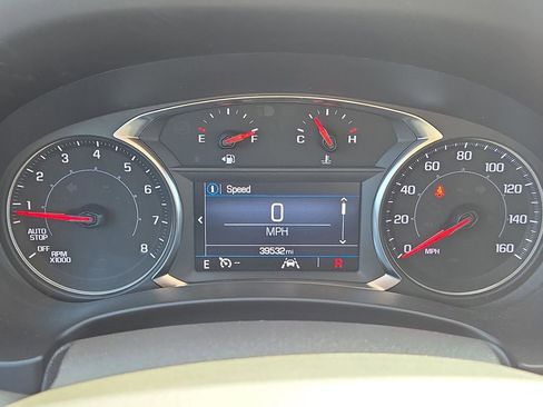 Used 2024 GMC Terrain SLE image 31