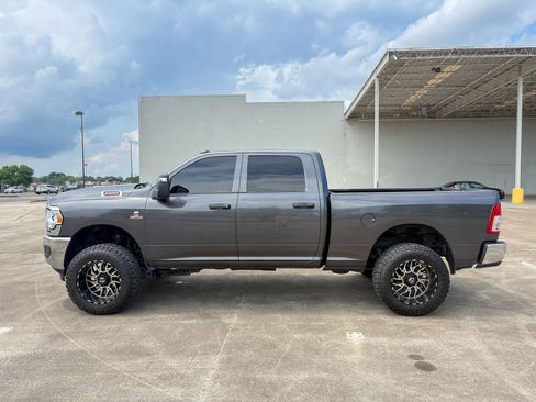 Used 2024 RAM 2500 Tradesman w/ Chrome Appearance Group AWD/4WD image 5