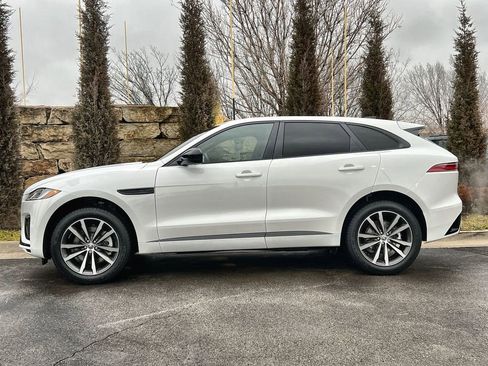Used 2025 Jaguar F-PACE R-Dynamic S image 2