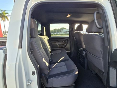 Used 2024 Nissan Titan SV w/ SV Convenience Package image 16