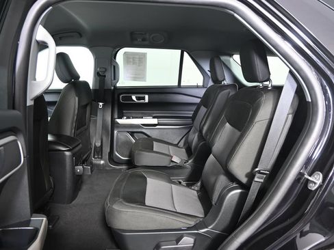 Used 2023 Ford Explorer XLT w/ Class IV Trailer Tow Package AWD/4WD image 18