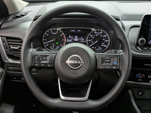 Used 2024 Nissan Rogue SV AWD/4WD image 19