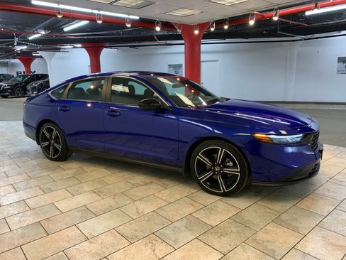 Used 2024 Honda Accord Sport image 10