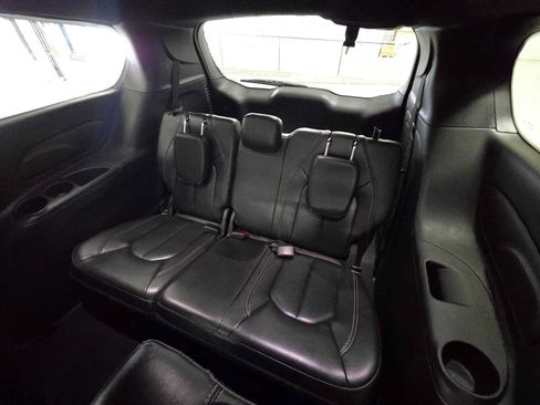 Used 2022 Chrysler Pacifica Touring-L w/ S Appearance Package FWD image 16