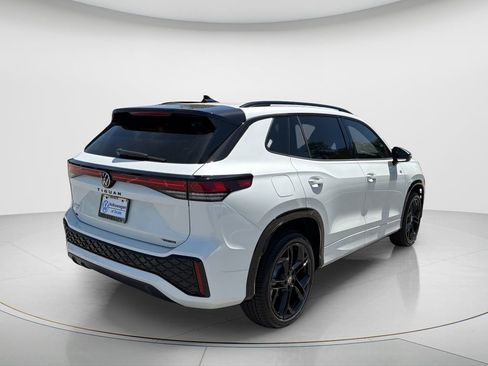 New 2026 Volkswagen Tiguan SE R-Line image 5