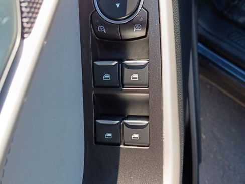 Used 2022 Ford Explorer XLT w/ Equipment Group 202A image 18