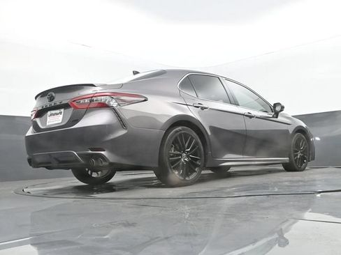 Used 2022 Toyota Camry XSE FWD image 11