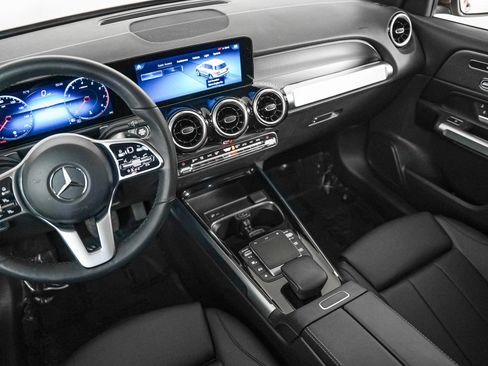 Certified 2023 Mercedes-Benz GLB 250 w/ Premium Package image 18