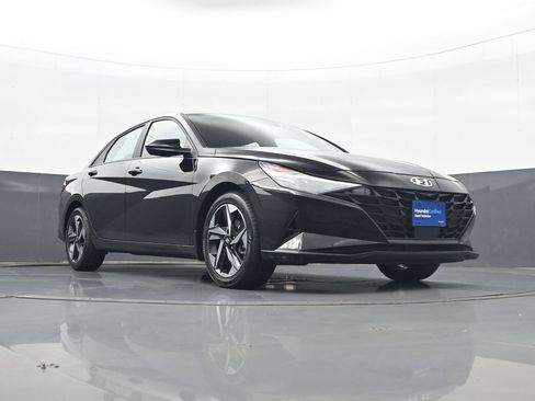 Certified 2023 Hyundai Elantra SEL w/ Convenience Package FWD image 23