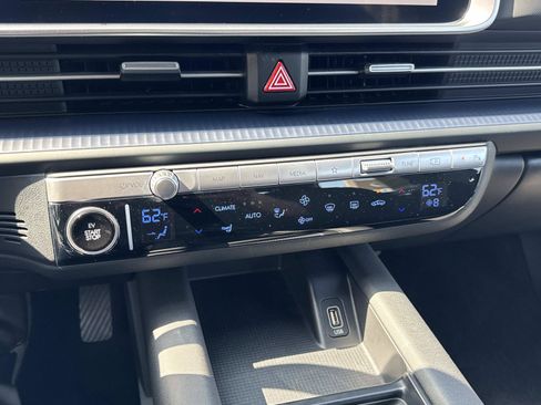 Certified 2024 Hyundai Ioniq 6 SE RWD image 21