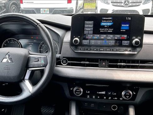 Used 2024 Mitsubishi Outlander SE AWD/4WD image 9