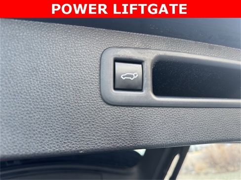 Certified 2021 Toyota Highlander XLE image 45