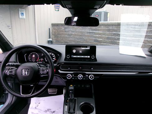 Used 2025 Honda Civic Sport image 13