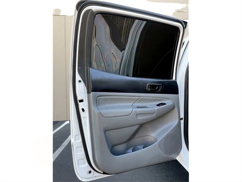 Used 2015 Toyota Tacoma PreRunner image 12