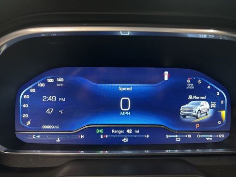 Used 2023 Chevrolet Suburban Premier image 20