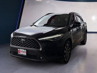 Used 2022 Toyota Corolla Cross XLE video 1