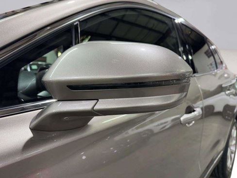 Used 2019 Lincoln MKC Select w/ Select Plus Package AWD/4WD image 11