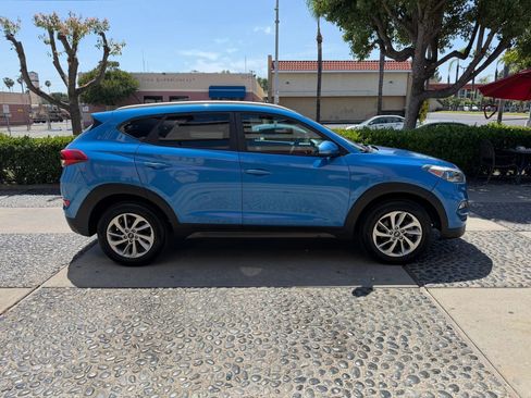 Used 2016 Hyundai Tucson SE w/ Option Group 02 FWD image 4