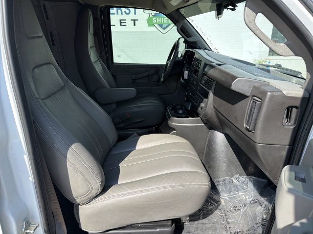 Used 2025 GMC Savana 2500 w/ Driver Convenience Package RWD image 31