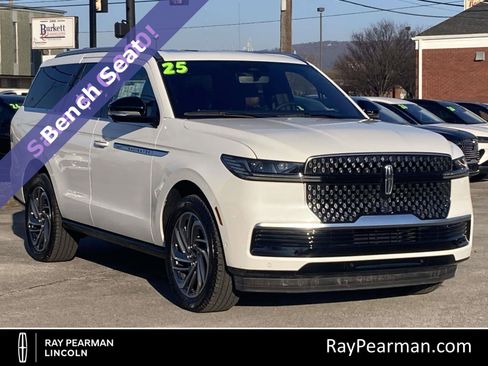 New 2025 Lincoln Navigator Reserve AWD/4WD image 1