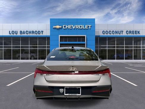 Used 2025 Hyundai Elantra SEL FWD image 7